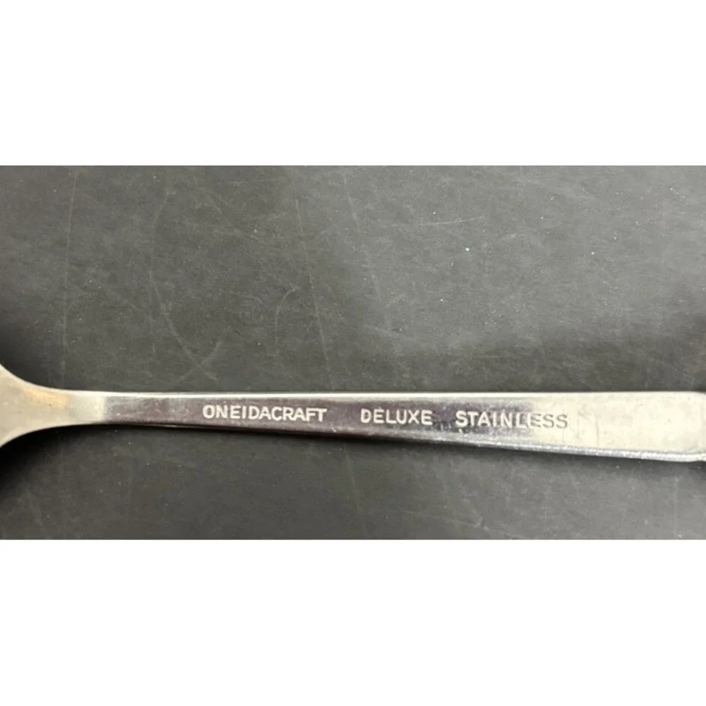 6 Oneida Nordic Crown Teaspoons 6